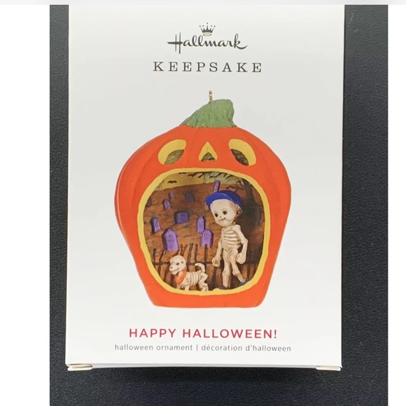 NEW 2019 Hallmark “ Happy Halloween “ Graveyard Ornament 7th In Series of 9. - Picture 1 of 1